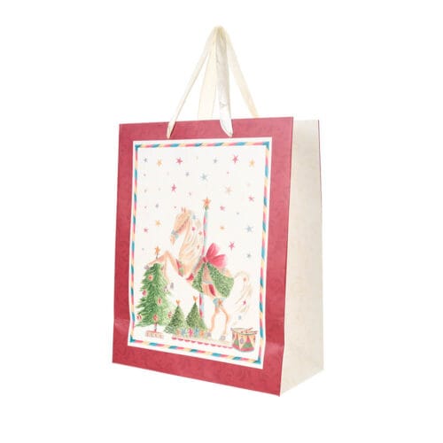 Borsa regalo in carta spessa con decorazione natalizia di cavalluccio e alberi, manici in raso avorio.