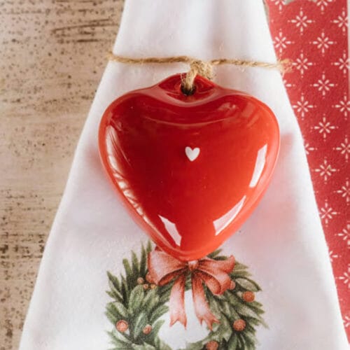 Alternative view of Nuvole di Stoffa Cuore Porcellana Storia di Natale 6x5 cm