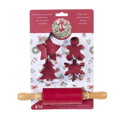Set da cucina Nuvole di Stoffa con 4 formine natalizie in metallo (albero, stella, omino, fiocco di neve) e mattarello in silicone rosso con manici in legno.