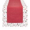 Runner natalizio in cotone con centro rosso fantasia geometrica e bordo decorato con tazze, pacchi regalo e ghirlande, collezione Storia di Natale.