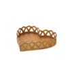 Vassoio a cuore in metallo corten effetto ruggine con bordo intagliato, perfetto per decorazioni romantiche e shabby chic.