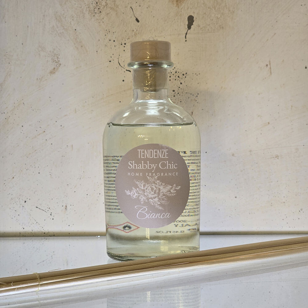 Bianca – Diffusore a bastoncini 250 ml 1 Diffusore a bastoncini 250 ml Bianca al profumo di rosewood