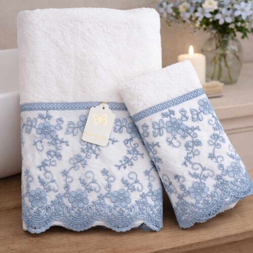 Fiori di Lena Coppia Asciugamani Bianche con Pizzo Azzurro