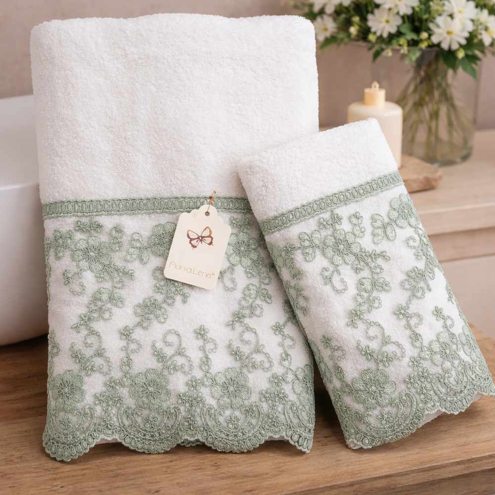 Fiori di Lena Coppia Asciugamani Bianchi con Pizzo Verde 1 Fiori di Lena Coppia Asciugamani Bianchi con Pizzo Verde