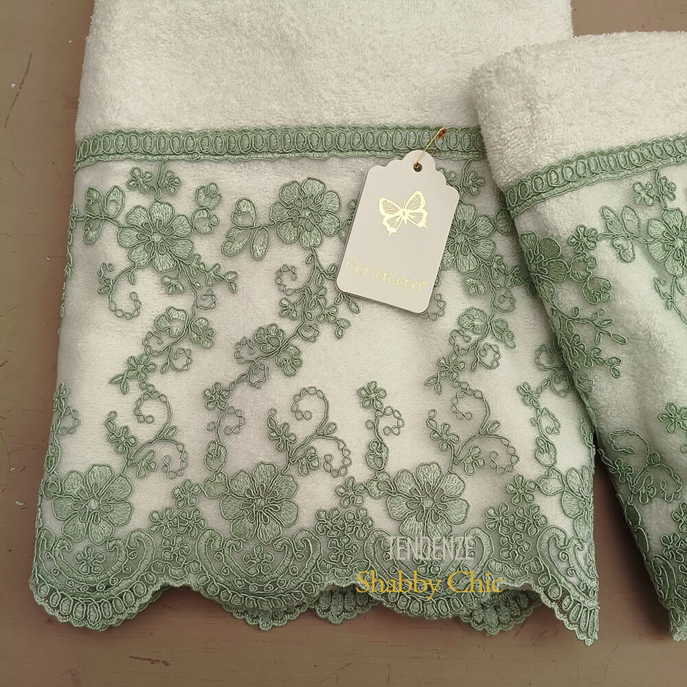 Fiori di Lena Coppia Asciugamani Bianchi con Pizzo Verde 2 Fiori di Lena Coppia Asciugamani Bianchi con Pizzo Verde - immagine 2
