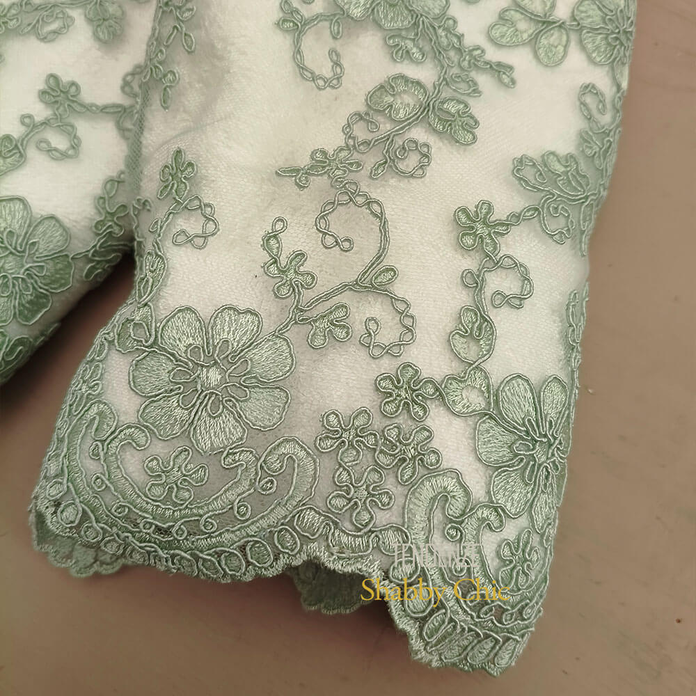 Fiori di Lena Coppia Asciugamani Bianchi con Pizzo Verde 3 Fiori di Lena Coppia Asciugamani Bianchi con Pizzo Verde - immagine 3