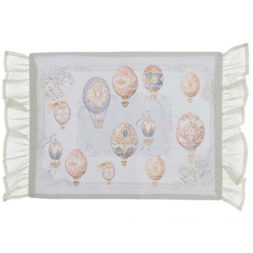 Set de table en coton ciré Blanc MariClò avec impression de ballons vintage, cadre décoratif et gala de tulle sur les côtés.