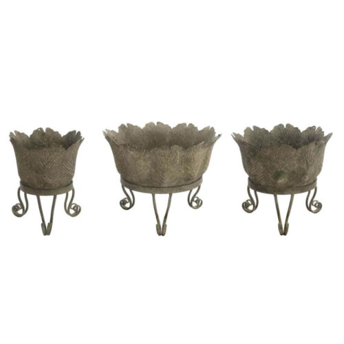 Set di tre porta piante in metallo con decorazione a foglia e piedini in ferro battuto ricurvo, stile vintage.