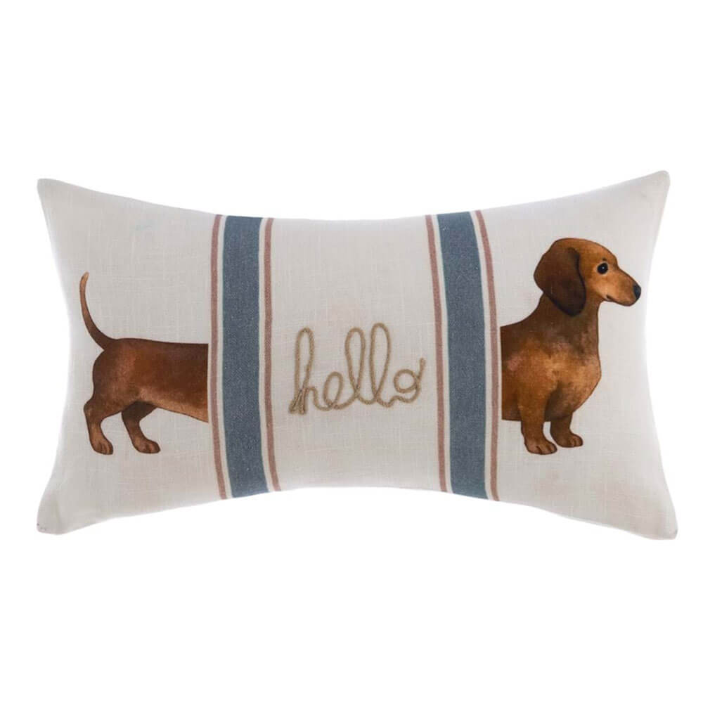 Coussin rectangulaire Blanc MariClò avec imprimé teckel et inscription "hello", sur fond blanc à rayures verticales.