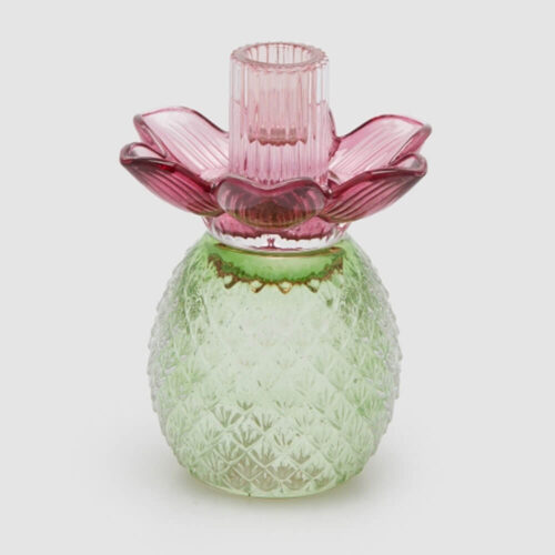 Portacandela in vetro rosa e verde con fiore scolpito e base lavorata, design decorativo reversibile.