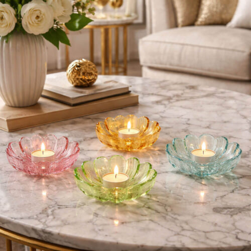 Portacandela a forma di fiore in vetro colorato con tealight, finitura lucida e petali decorativi.