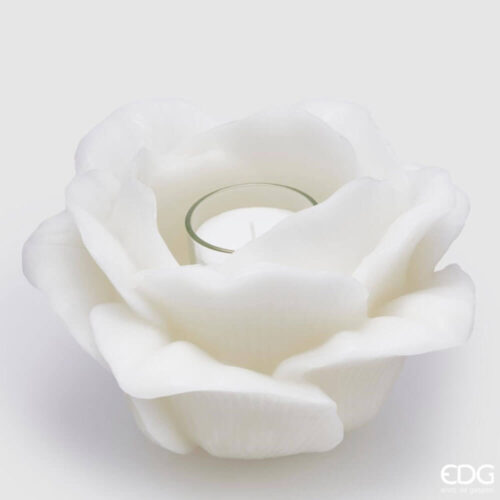 Candela decorativa bianca a forma di rosa gigante con petali realistici e bicchiere interno in vetro.