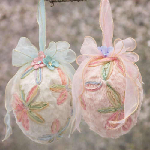 Uova decorative da appendere bianche e rosa con fiocco in organza e decorazioni floreali