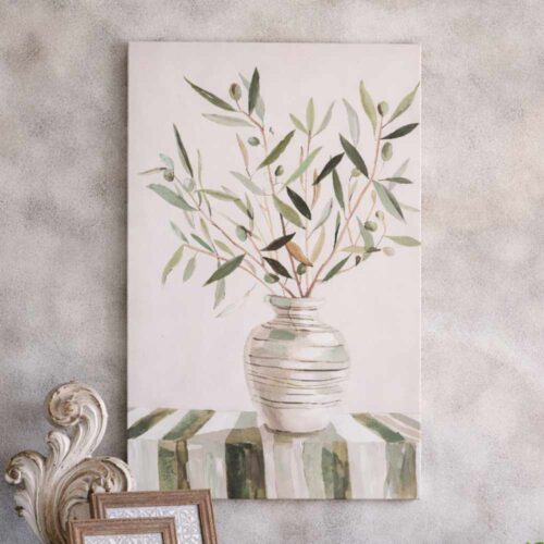 Quadro verticale Blanc Mariclò con vaso bianco rigato e ulivo su tovaglia a righe verdi, in stile naturale e delicato.