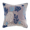Cuscino Blanc Mariclò quadrato con applicazioni marine ricamate blu e avorio, motivo coralli su fondo neutro
