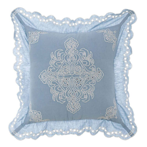 Cuscino azzurro Blanc Mariclo con ricami Sangallo e bordo con gale