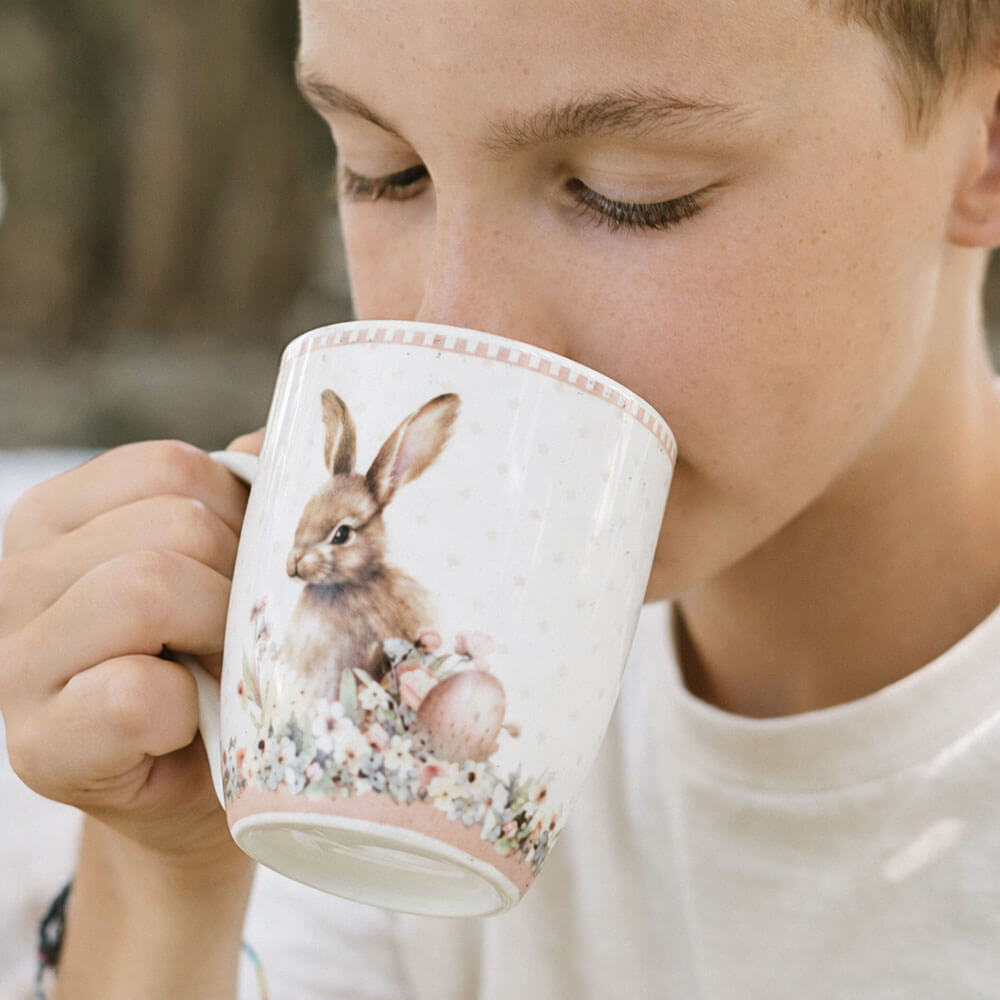 Taza PePen Nuvole di Stoffa de porcelana rosa con conejito y flores, con caja de regalo.