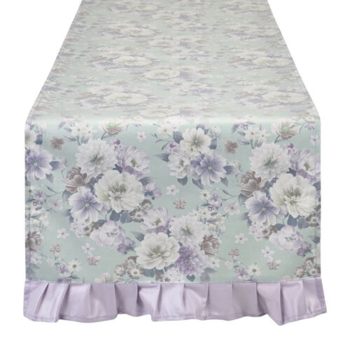 Runner plastificato Violette verde menta con fiori lilla e bianchi e bordo con rouche lilla, collezione Garden Chic, 155x50 cm.