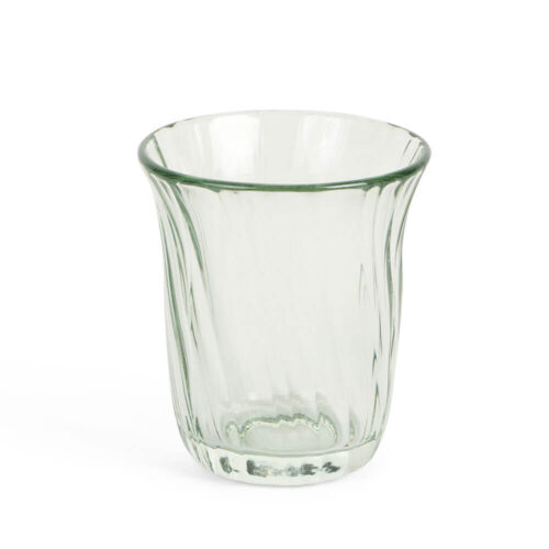 Bicchiere in vetro verde trasparente con righe verticali, bordo svasato e base spessa, collezione pasquale PePen Nuvole di Stoffa.