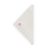 Servilleta de rayas Sweet Bear 40x40 de algodón marfil con rayas finas y un pequeño motivo de rosas rosas.
