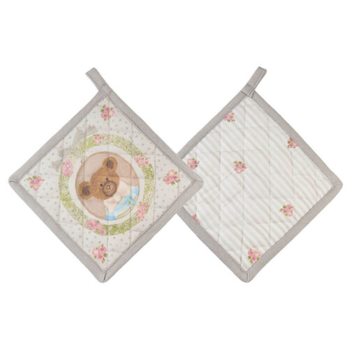 Presina Sweet Bear Lui Nuvole di Stoffa 18x18 cm in cotone imbottito double face, lato a pois con medaglione orsetto e retro a righe con roselline.