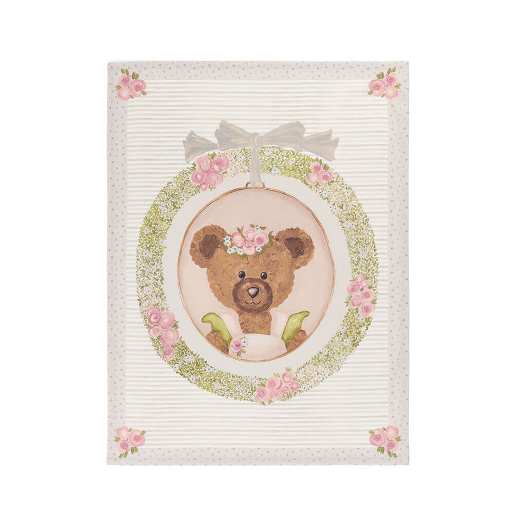 Nuvole di Stoffa Strofinaccio Sweet Bear Lei 50x70 1 Strofinaccio Sweet Bear Lei Nuvole di Stoffa 50x70 in cotone, con orsetta in medaglione floreale, righe avorio e bordi a pois con roselline.
