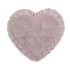 Tappeto a forma di cuore color malva con bordo arricciato in tessuto, stile shabby chic.