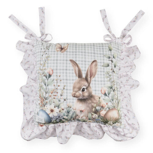 Cuscino sedia in cotone Nuvole di Stoffa con coniglietto, fiori e balza arricciata stile shabby chic.