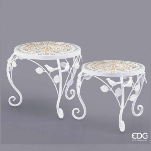 Coppia di alzate rotonde bianche in ferro con uccellini e foglie, top in ceramica decorata multicolor.