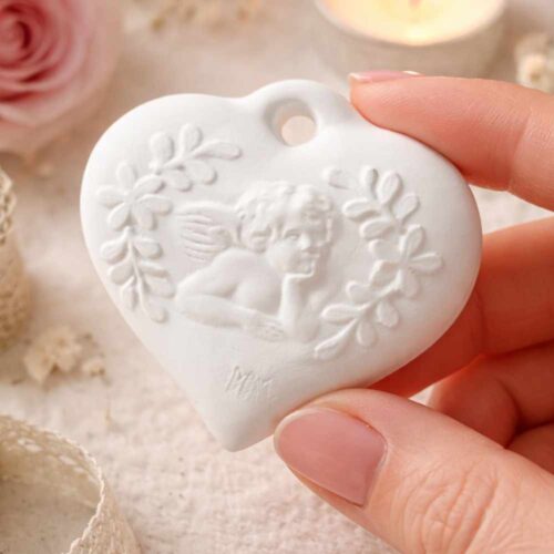 Tiza perfumada en forma de corazón con ángel en relieve, tiza blanca, fragancia Poudre de Riz.