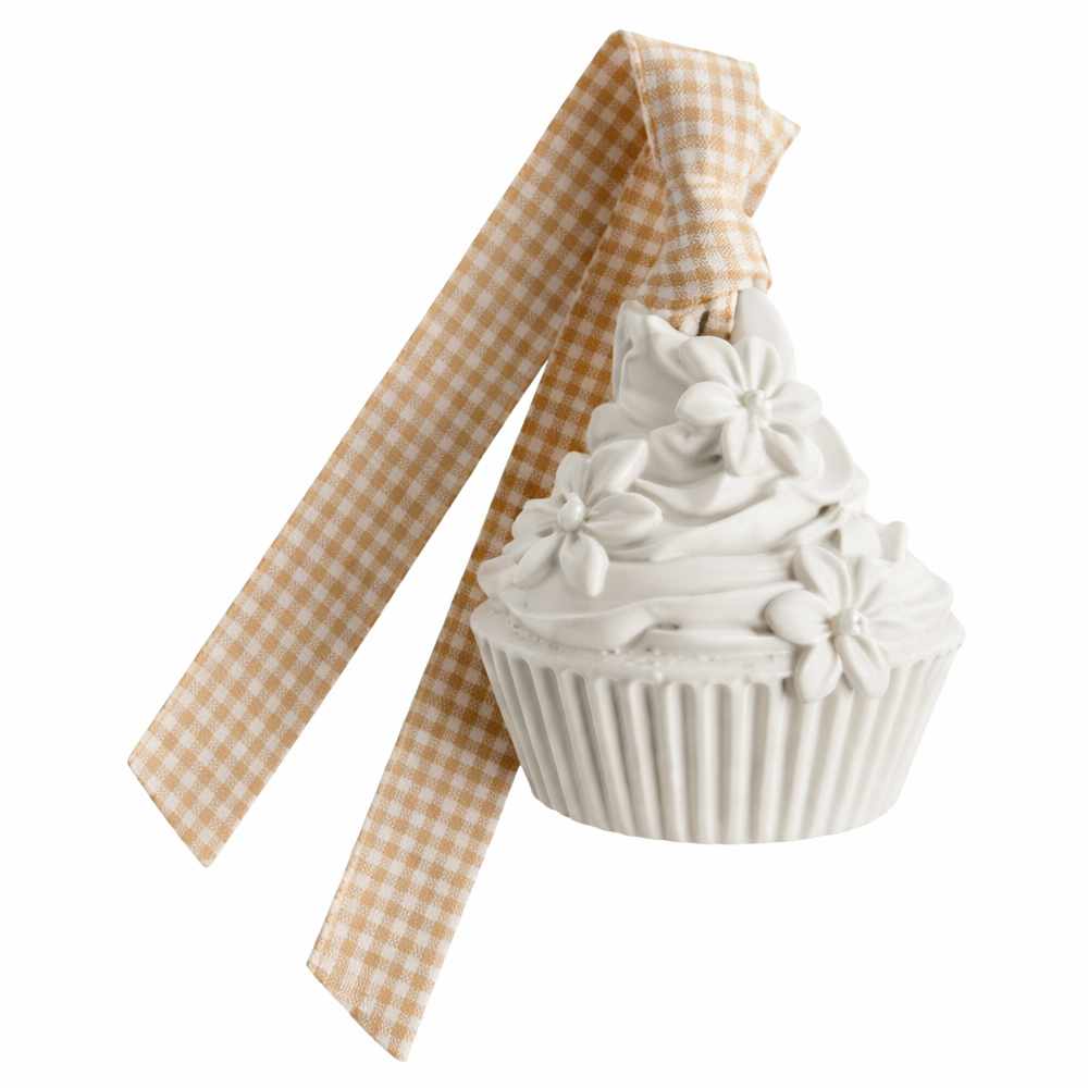 Mathilde M Décor Profumato Petite Madeleine Cupcake 1 Décor profumato Mathilde M Petite Madeleine in gesso bianco a forma di cupcake con fiori in rilievo e nastro vichy beige.