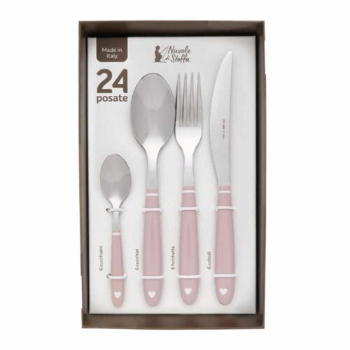 Set posate Nuvole di Stoffa 24 pezzi con manico rosa in melamina e dettaglio a cuore, in confezione regalo.