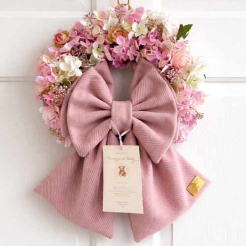 Teddy Tendresse guirlande de fleurs de naissance Ø35 cm avec noeud rose Madame Fioccò