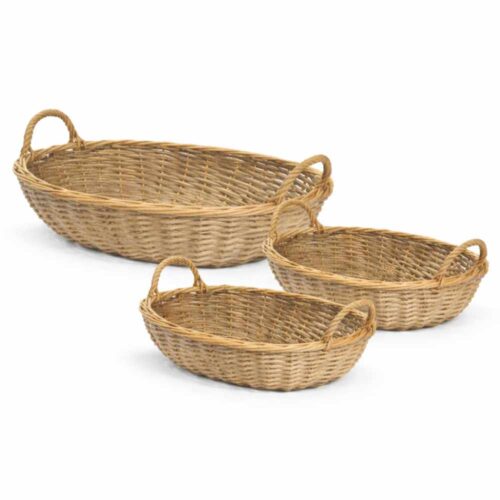 Cesto ovale in vimini naturale con due manici intrecciati, collezione Pepen, disponibile in tre misure.