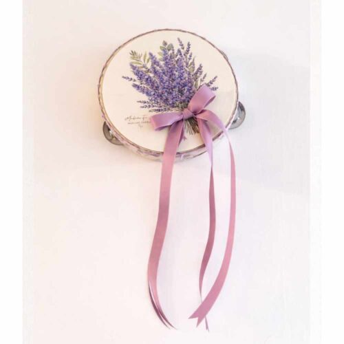 Pandereta colgante de 13 cm con estampado lavanda y lazo lila con cintas, Madame Fioccò