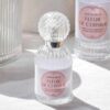 Bottiglietta Mathilde M Fleur de Cerisier 30 ml in vetro con tappo sferico effetto marmo e etichetta rosa.