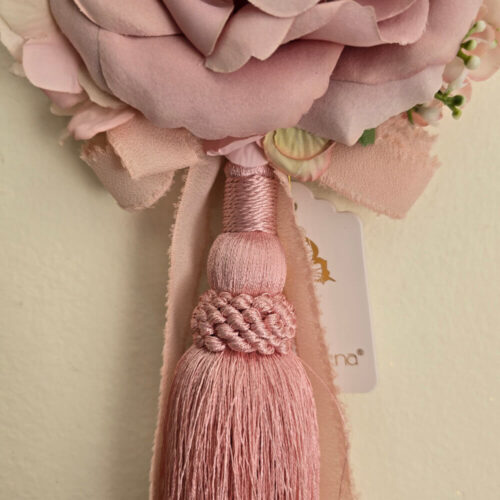Fiori di Lena Borla decorativa rosa con rosa de tacto real y cinta H 39 cm - Imagen 3