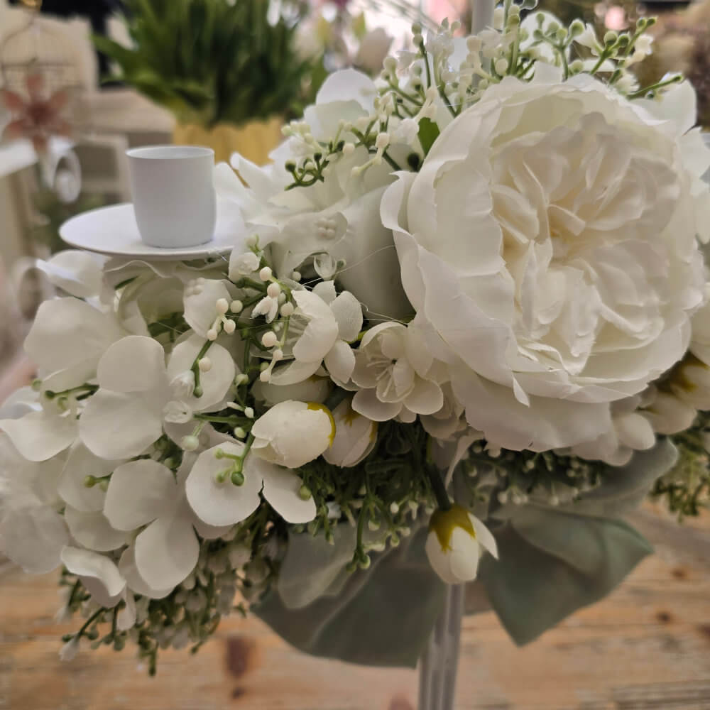 Fiori di Lena Candeliere a 3 Fiamme con Peonia Bianca e Decori Floreali 50 cm - immagine 5