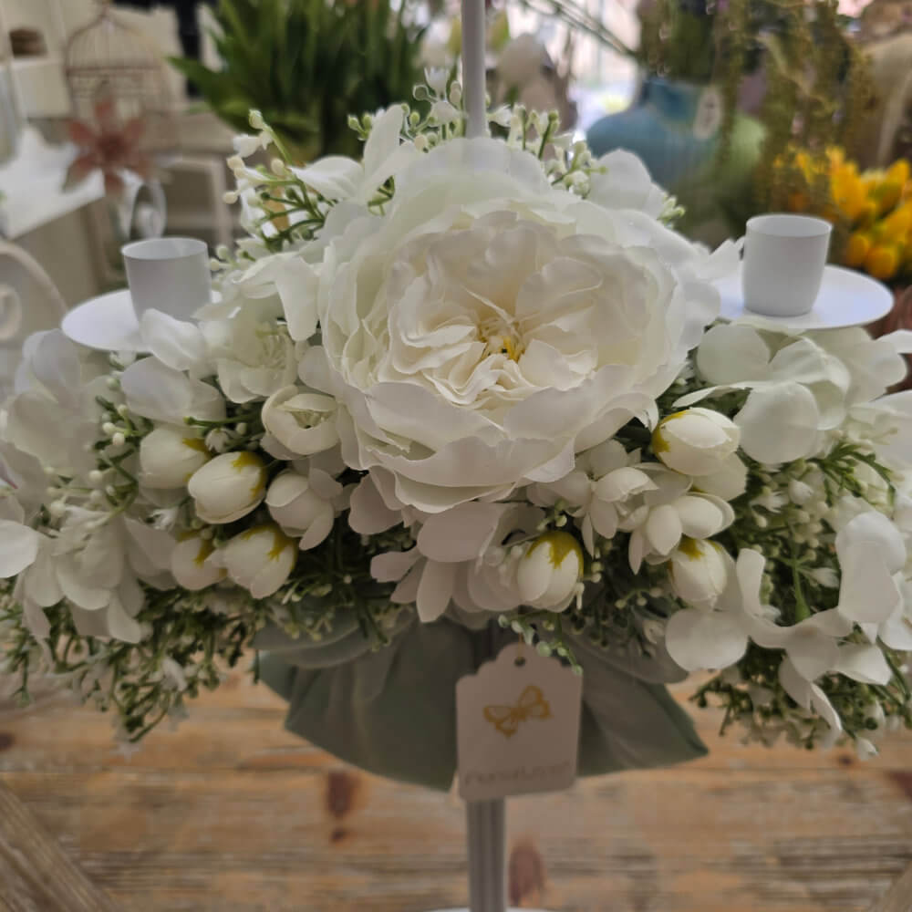 Fiori di Lena Candeliere a 3 Fiamme con Peonia Bianca e Decori Floreali 50 cm - immagine 4