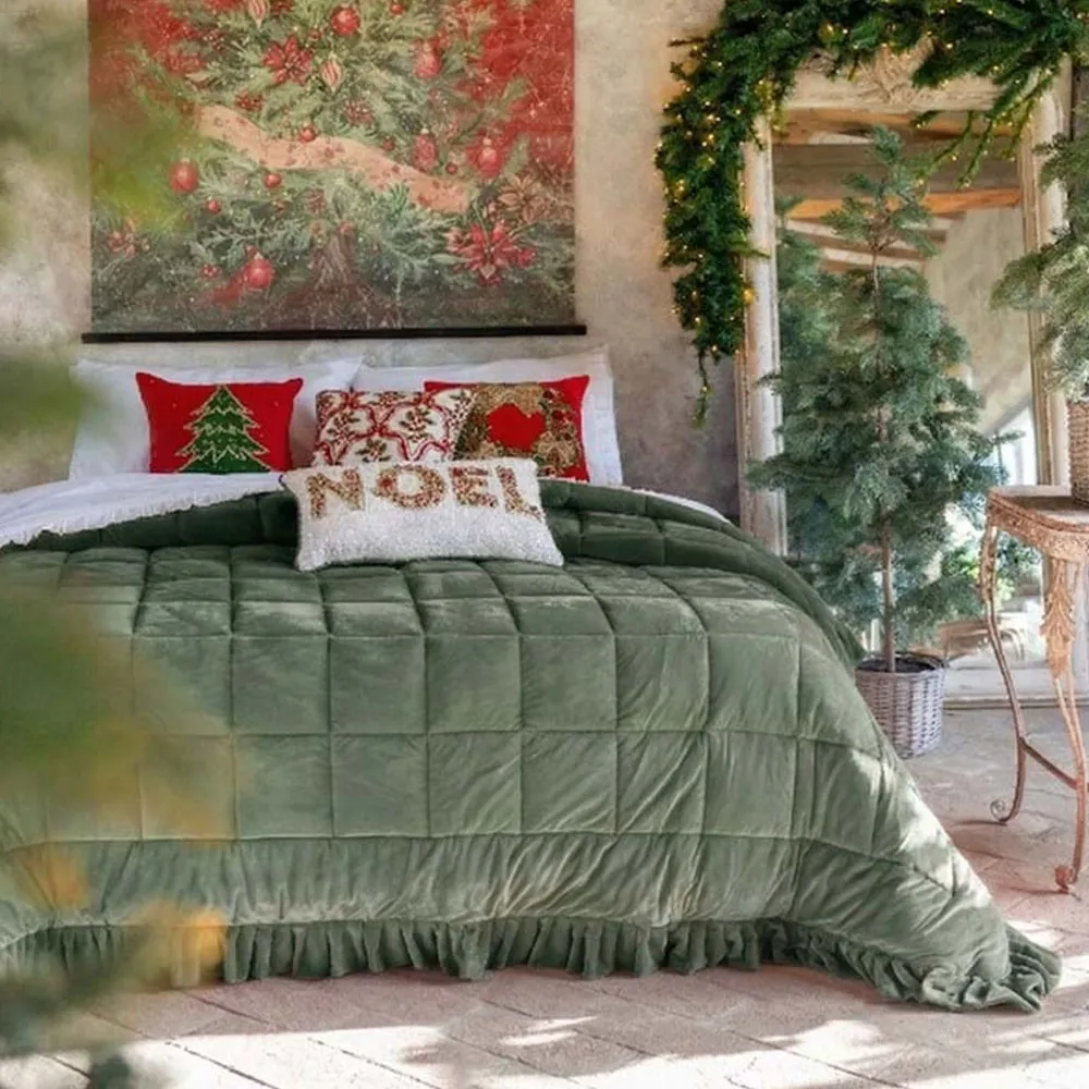 Blanc Mariclo : couette double en velours vert à volants, 260 x 260