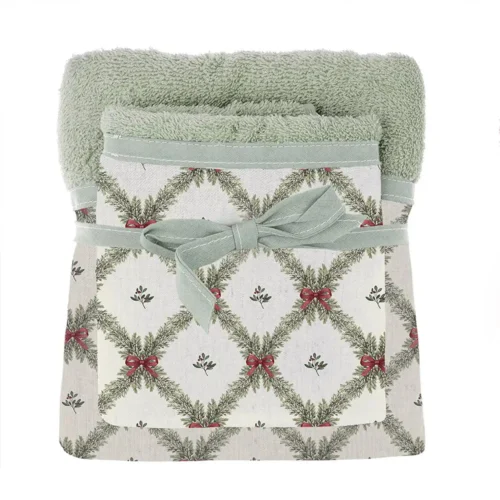 Coppia di asciugamani Blanc Mariclò in spugna di cotone verde chiaro con fascia decorativa natalizia a motivo di ghirlande di pino e fiocchi rossi, confezionata con nastro coordinato.