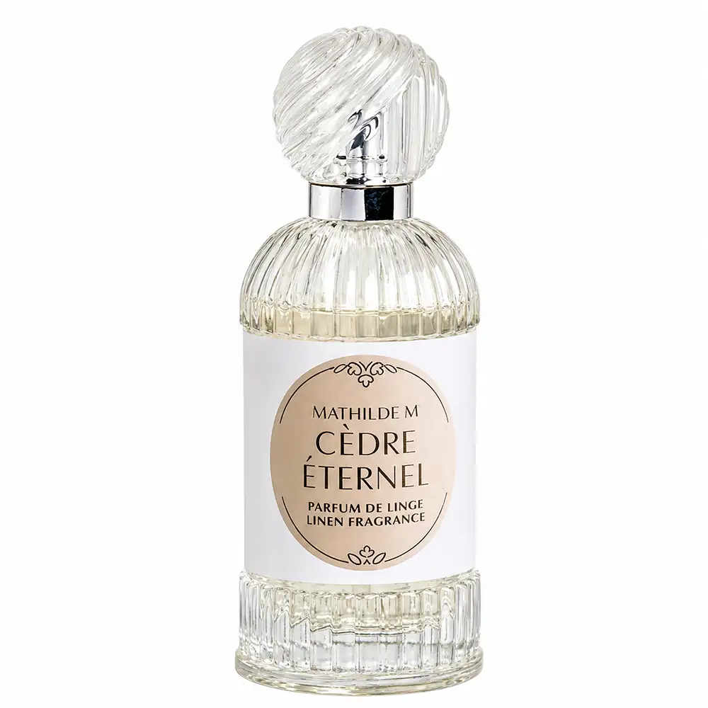 Profumo per tessuti Mathilde M Cèdre Éternel da 75 ml in flacone di vetro.