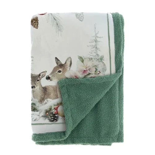 Plaid Sherpa Blanc Mariclò Giardino d'Inverno 150x200 cm con stampa di cerbiatti, fiori e dettagli boschivi su un lato e retro in sherpa verde salvia.