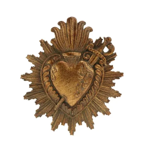 Cuore votivo Blanc Mariclò Vivienne in resina dorata anticata con raggi e decorazioni barocche in rilievo.