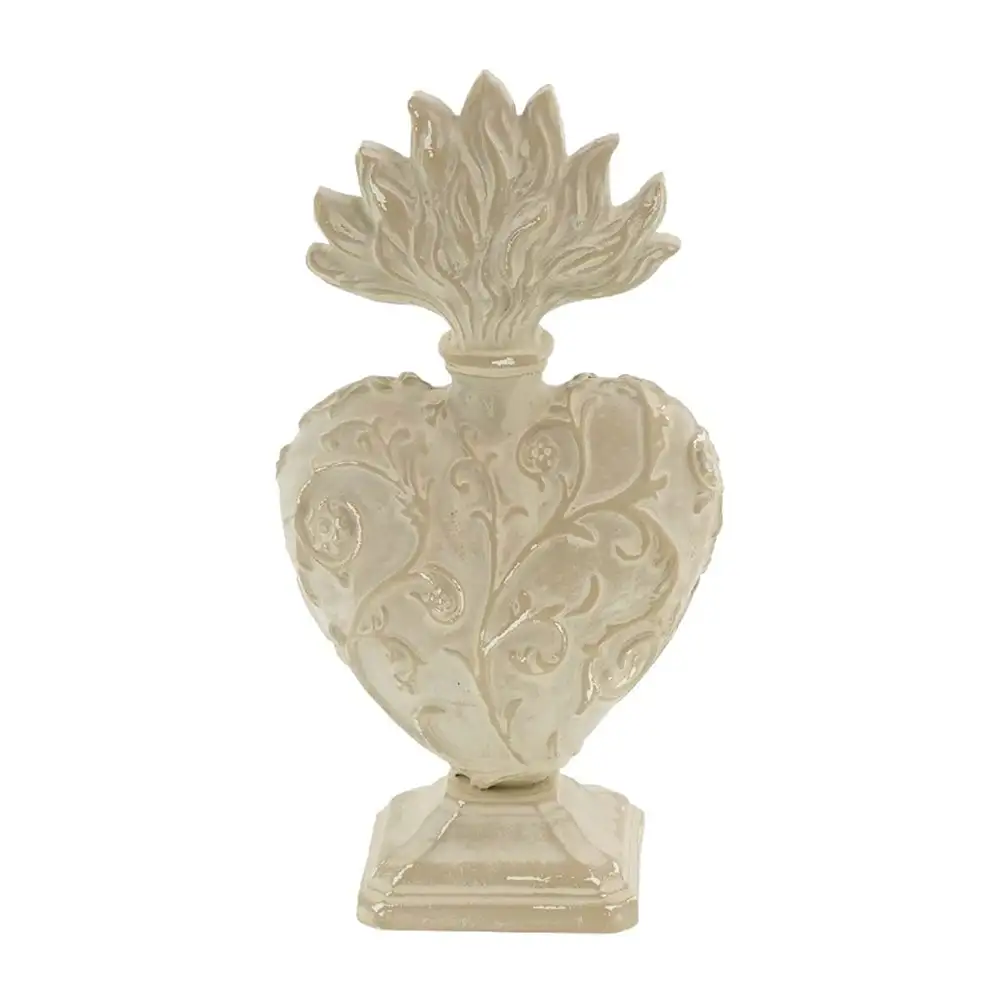Decorazione cuore votivo Blanc Mariclò Vivienne in resina beige anticato, con motivi floreali, fiamma e base sagomata.