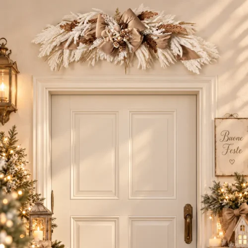 Fuoriporta con Fiocco Quadrifoglio Fiori di Lena L 110 cm, con decorazione natalizia bianca, tortora e oro, ideale per ingresso, camino o parete.