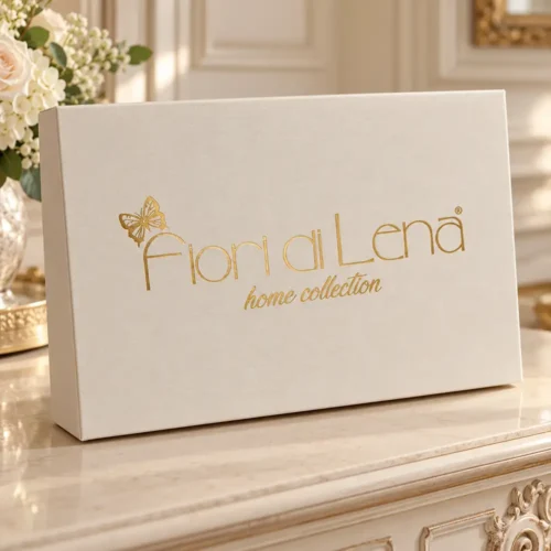 Scatola regalo avorio con logo dorato Fiori di Lenà inclusa con il runner Fregio.